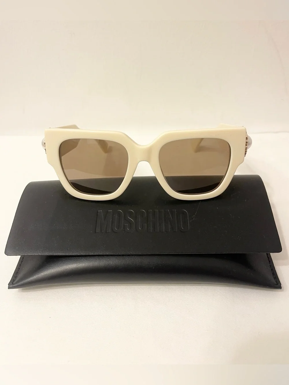 Moschino Cream Square Sunglasses with Gold Pearl Medallion with Case Dust Cloth